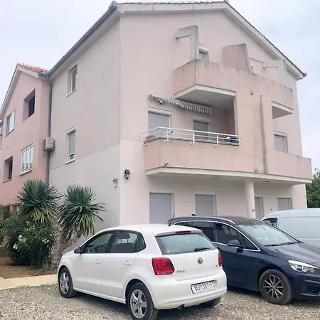 Sleeps 4 Close To * Medulin